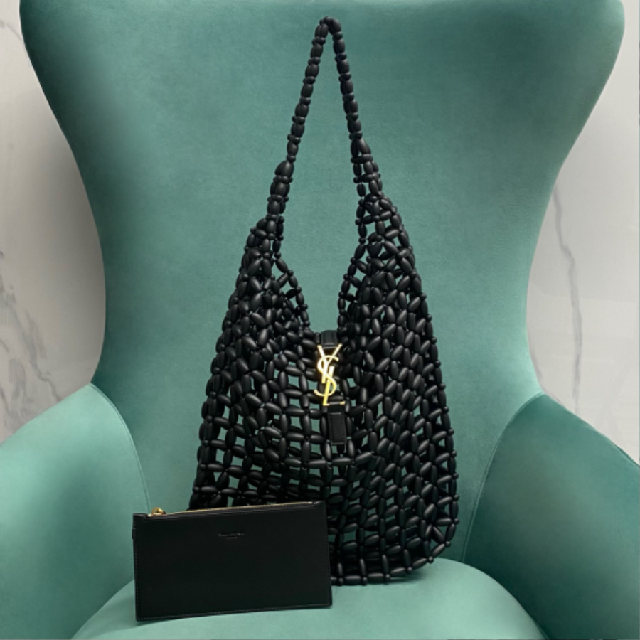 생로랑 우드 비즈 소재의 LE 5 A 7 라지백 823807 303510cm 블랙01.jpg