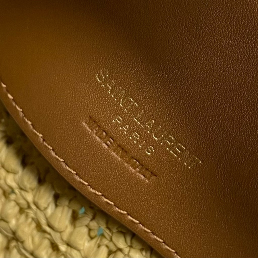 생로랑 우븐 라피아 및 베지터블 태닝 가죽 소재의 LE 37 773991 201625cm 다크 누드8.jpg