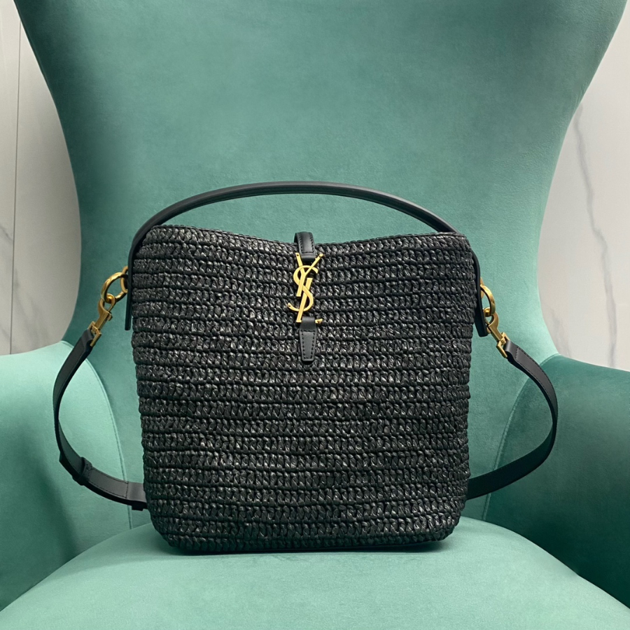 생로랑 우븐 라피아 및 베지터블 태닝 가죽 소재의 LE 37 773991 201625cm 블랙1.jpg