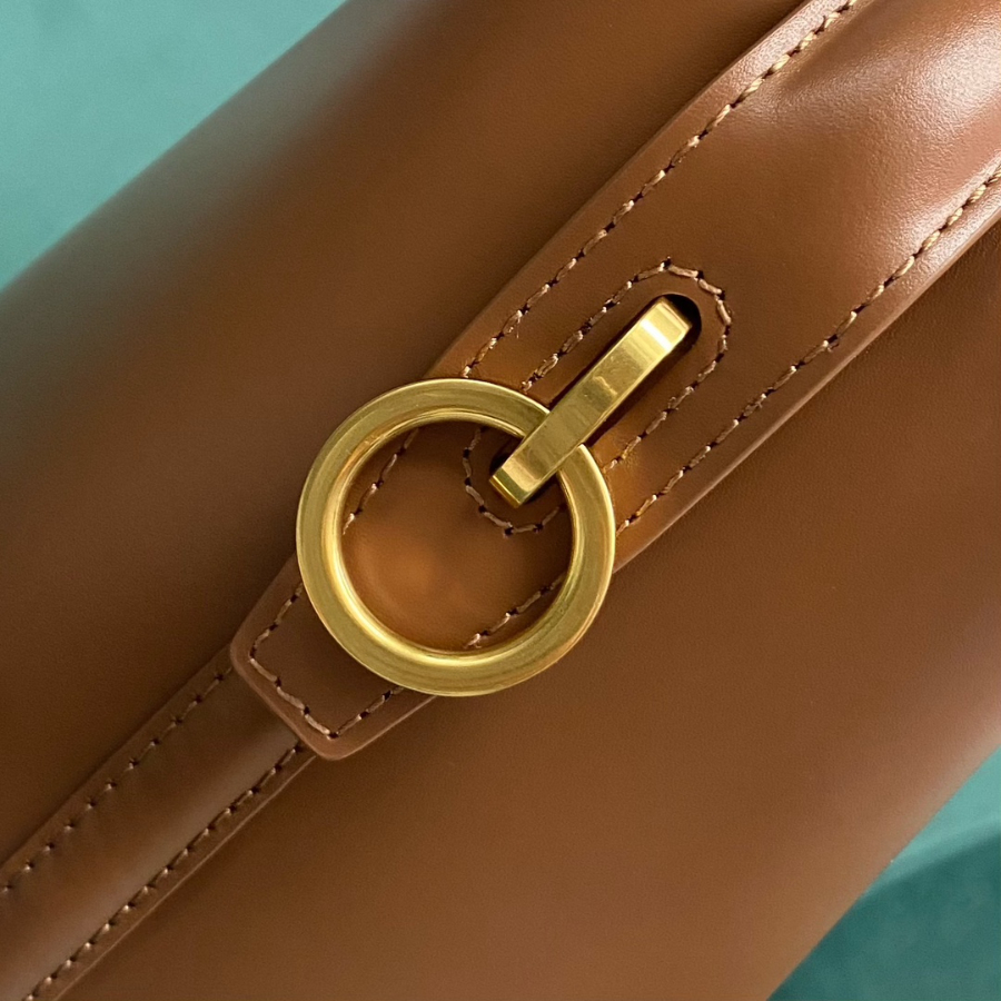 생로랑 유광 가죽 소재의 LE 37 742828 202516cm 브라운7.jpg