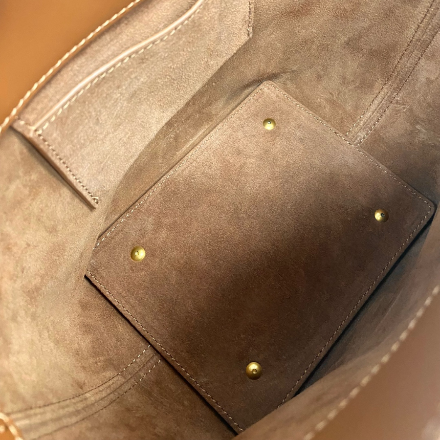 생로랑 유광 가죽 소재의 LE 37 스몰백 749036 201317cm 브라운8.jpg