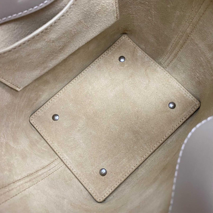 생로랑 유광 가죽 소재의 LE 37 스몰백 749036 201317cm 화이트10.jpg