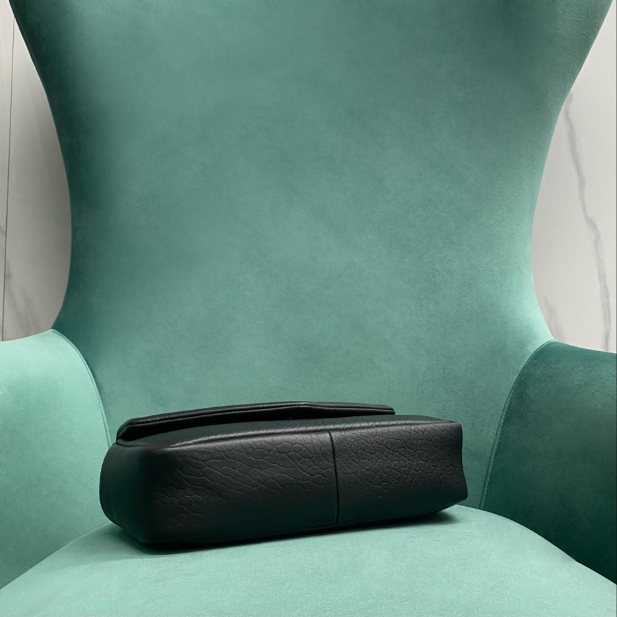 생로랑 칼립소 그레인 램스킨 블랙 777398 26716cm5.jpg