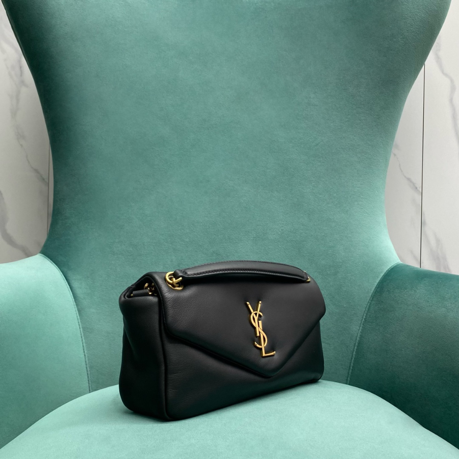 생로랑 칼립소 라지 그레인드 램스킨 블랙 734153 26714cm4.jpg