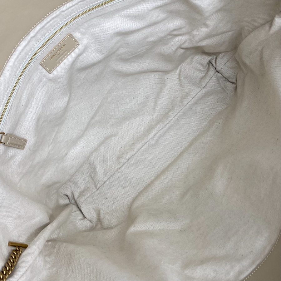 생로랑 퀼트 처리된 램스킨 소재의 ICARE 맥시 쇼퍼백 라이트 베이지 698651 38843cm9.jpg