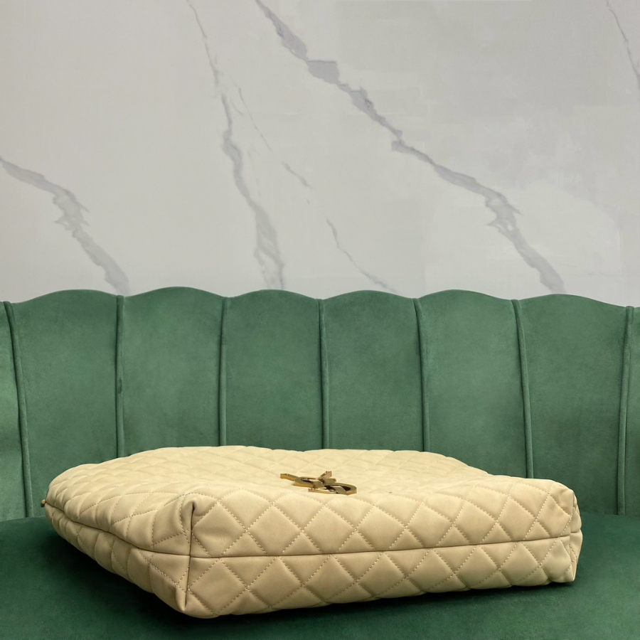 생로랑 퀼트 처리된 램스킨 소재의 ICARE 맥시 쇼퍼백 라이트 베이지 698651 38843cm7.jpg