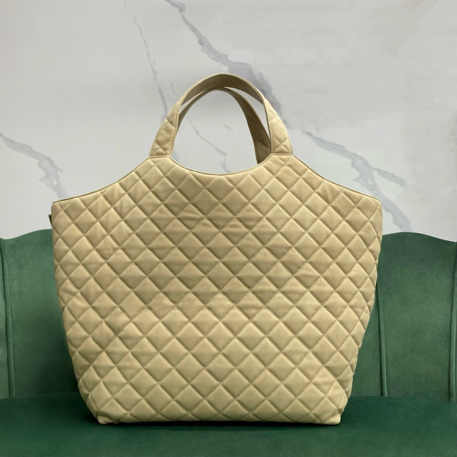 생로랑 퀼트 처리된 램스킨 소재의 ICARE 맥시 쇼퍼백 라이트 베이지 698651 38843cm2.jpg