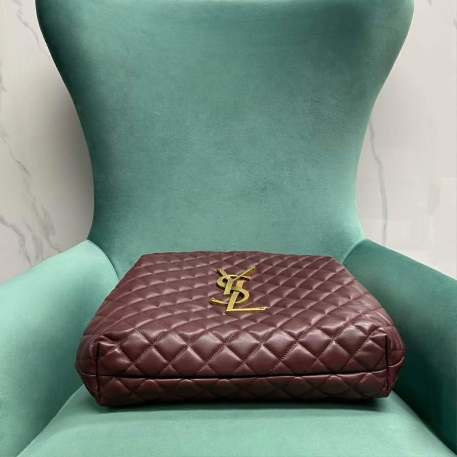 생로랑 퀼트 처리된 램스킨 소재의 ICARE 맥시 쇼퍼백 와인 698651 38843cm4.jpg