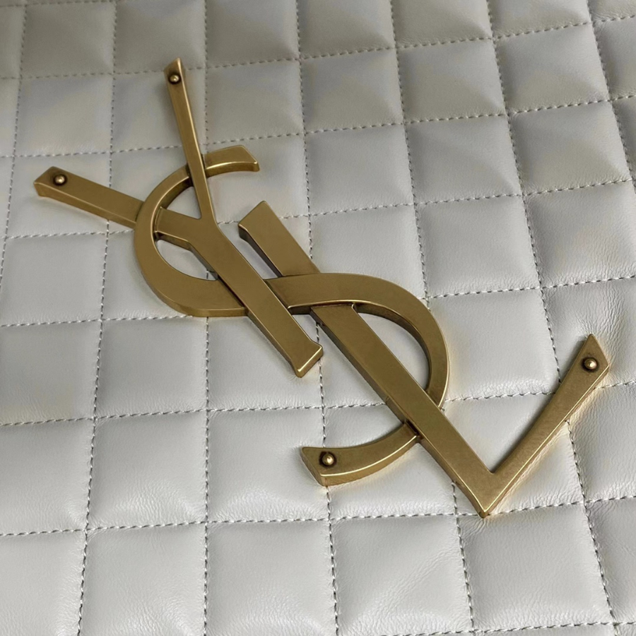 생로랑 퀼트 처리된 램스킨 소재의 ICARE 맥시 쇼퍼백 화이트 698652 357.542cm7.jpg