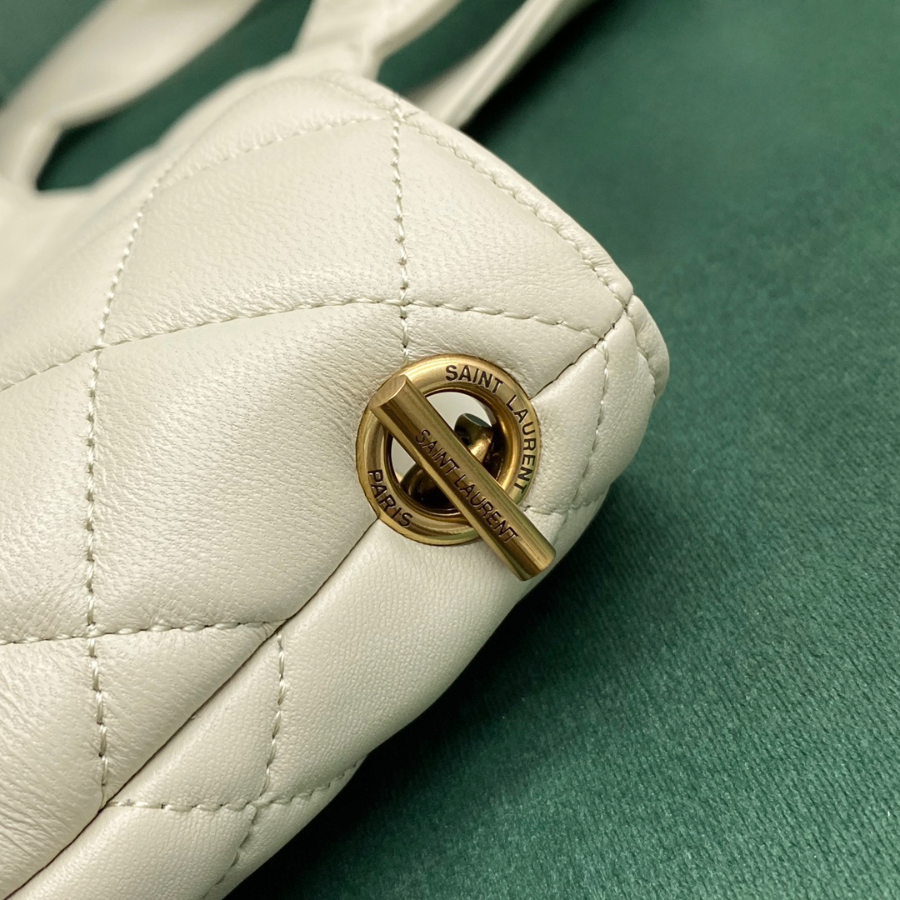 생로랑 퀼트 처리된 램스킨 소재의 ICARE 맥시 쇼퍼백 화이트 698652 357.542cm8.jpg