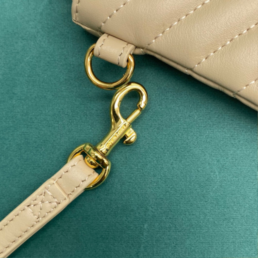 생로랑 퀼트 처리된 소재의 모노그램 태블릿 파우치 559193 30221.5cm 베이지 미디엄8.jpg