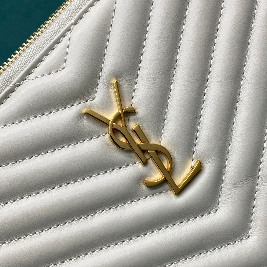 생로랑 퀼트 처리된 소재의 모노그램 태블릿 파우치 559193 30221.5cm 화이트 미디엄6.jpg