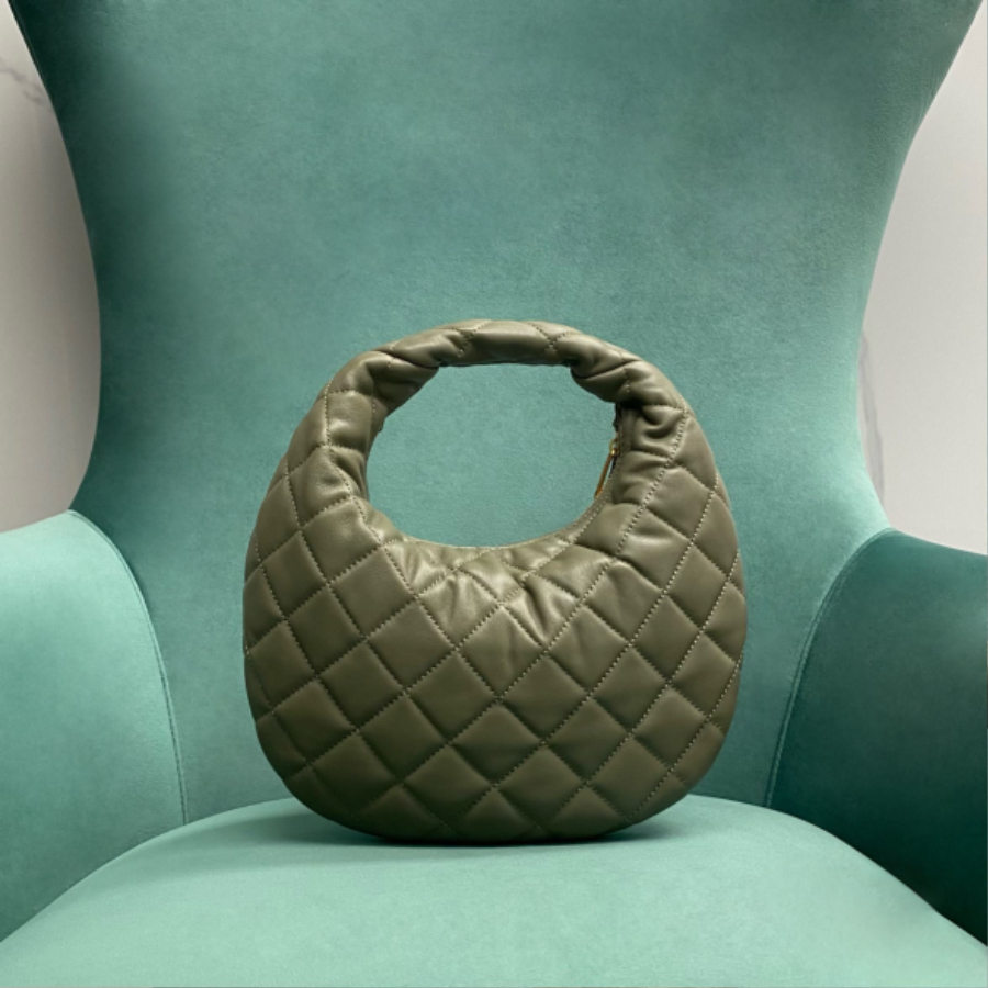 생로랑 퀼팅 스웨이드 소재 ICARINO 851689 17313cm 그린2.jpg