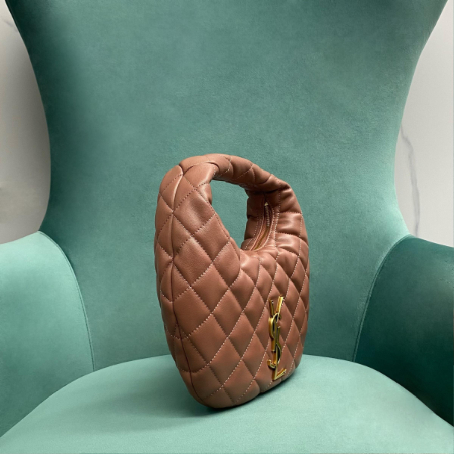 생로랑 퀼팅 스웨이드 소재 ICARINO 851689 17313cm 라이트 대추색2.jpg