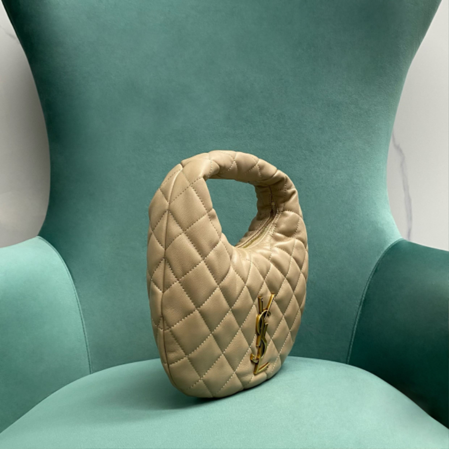 생로랑 퀼팅 스웨이드 소재 ICARINO 851689 17313cm 베이지3.jpg