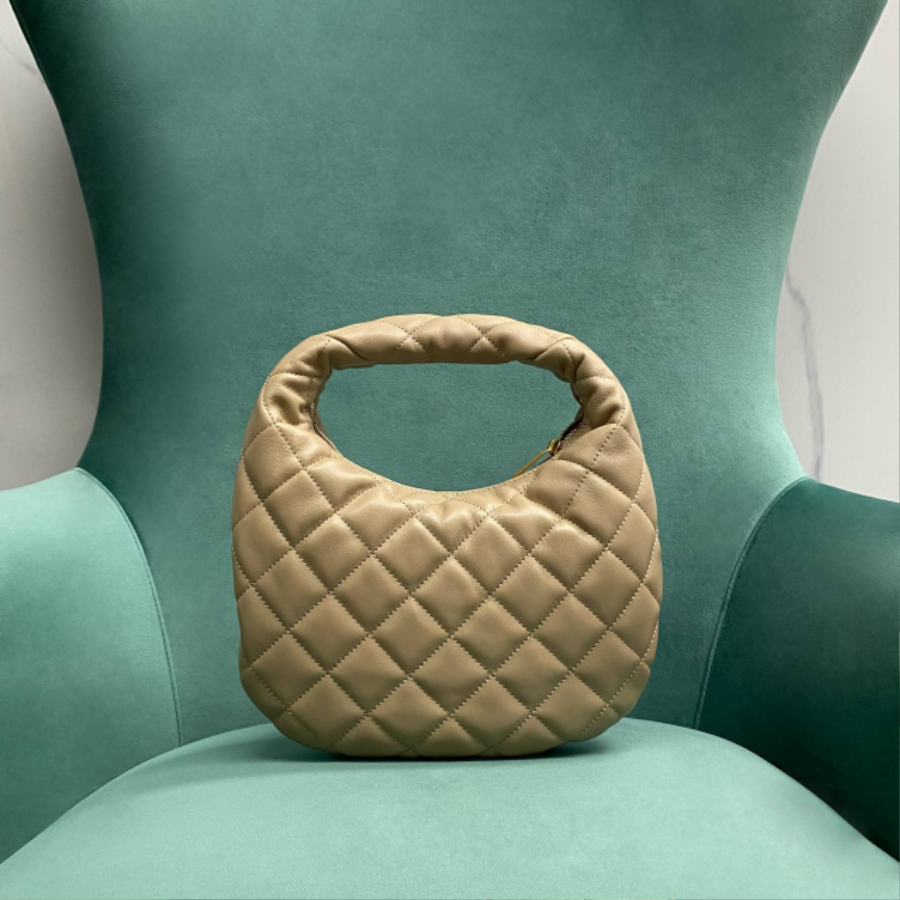 생로랑 퀼팅 스웨이드 소재 ICARINO 851689 17313cm 베이지2.jpg