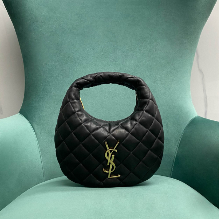 생로랑 퀼팅 스웨이드 소재 ICARINO 851689 17313cm 블랙1.jpg