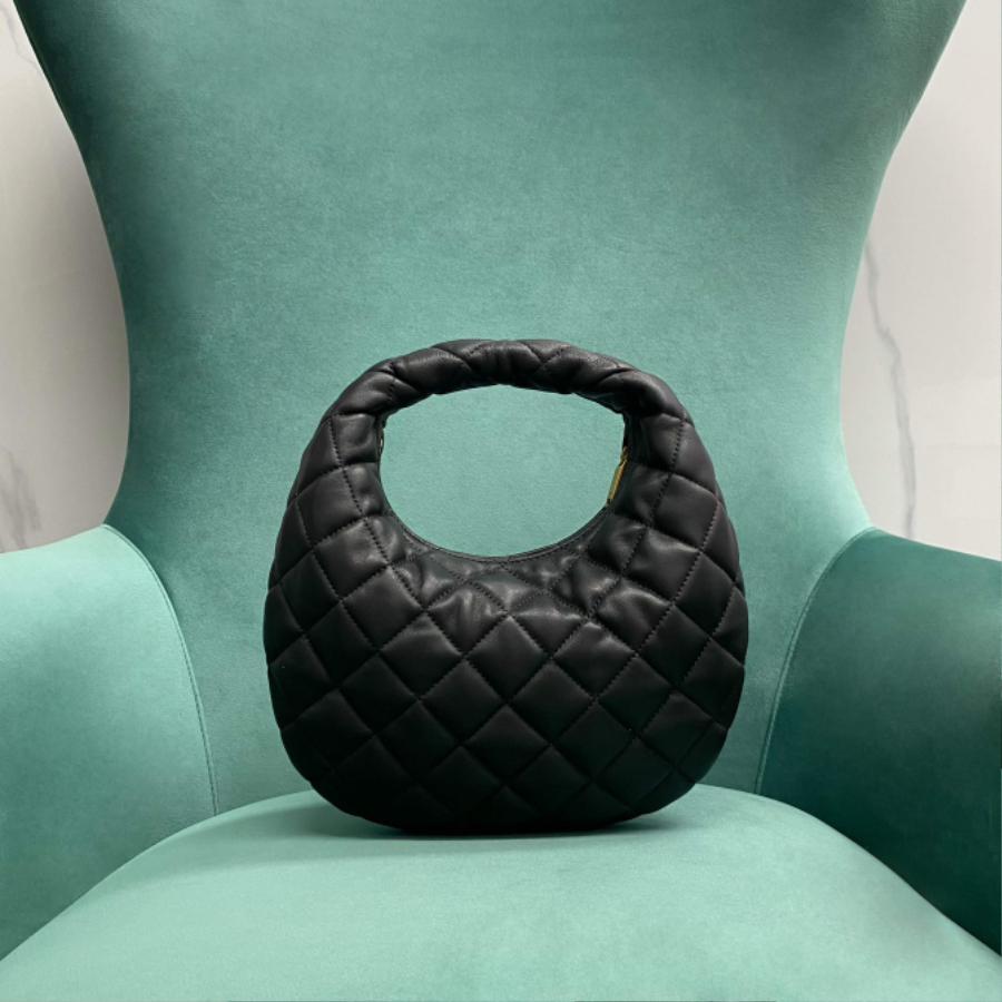 생로랑 퀼팅 스웨이드 소재 ICARINO 851689 17313cm 블랙2.jpg