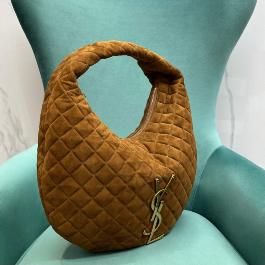 생로랑 퀼팅 스웨이드 소재 ICARINO 호보 백 858160 44307cm 브라운4.jpg