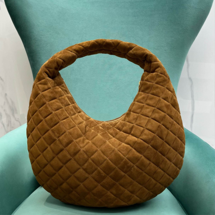 생로랑 퀼팅 스웨이드 소재 ICARINO 호보 백 858160 44307cm 브라운2.jpg