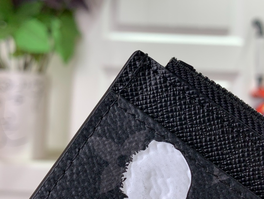 루이비통 LV x YK 코인 카드 홀더 M81930 814.51cm7.jpg