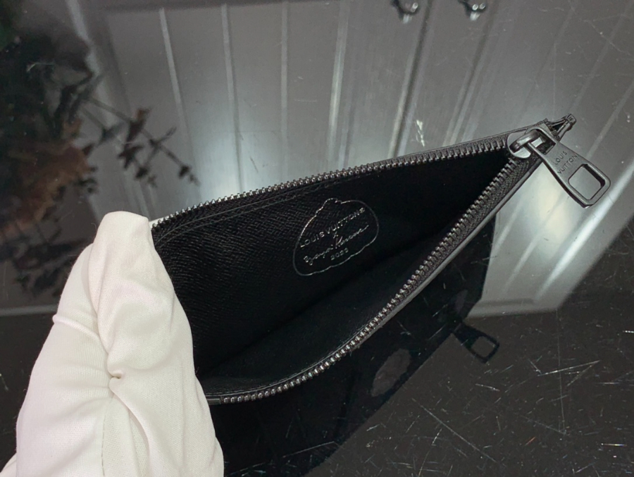 루이비통 LV x YK 코인 카드 홀더 M81930 814.51cm8.jpg