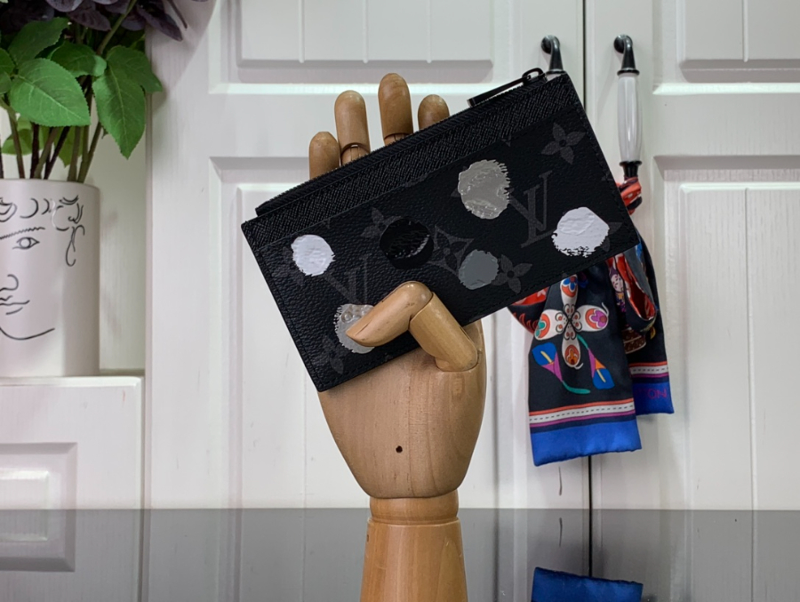 루이비통 LV x YK 코인 카드 홀더 M81930 814.51cm2.jpg