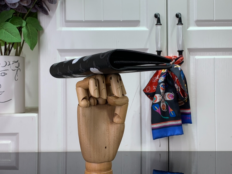 루이비통 LVxYK 브라짜 장지갑 M81932 10192cm4.jpg