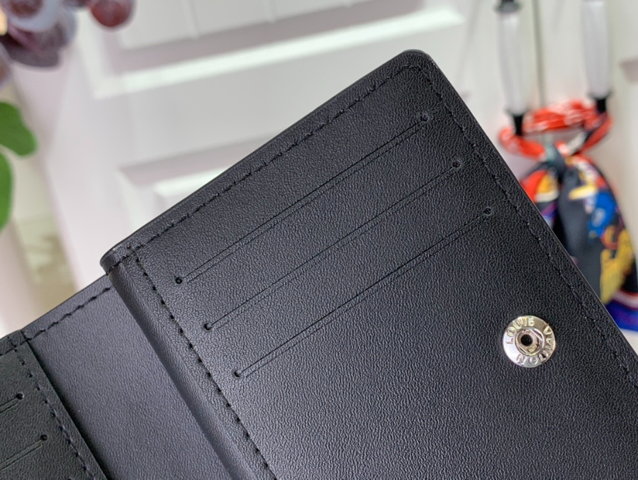 루이비통 M80629 클레아 지퍼 월릿 1컬러 118.53.5cm7.jpg