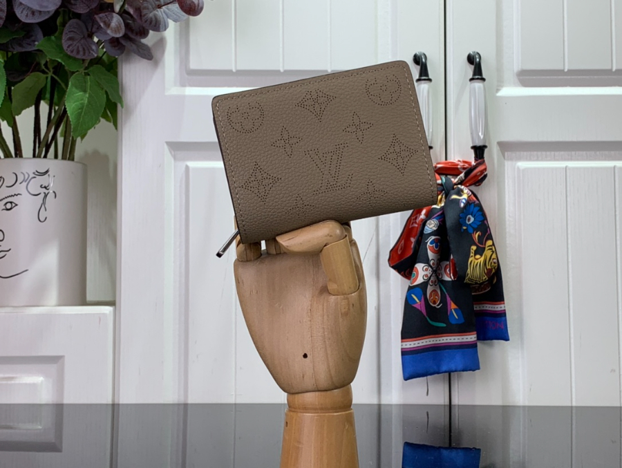 루이비통 M80629 클레아 지퍼 월릿 3컬러 118.53.5cm2.jpg