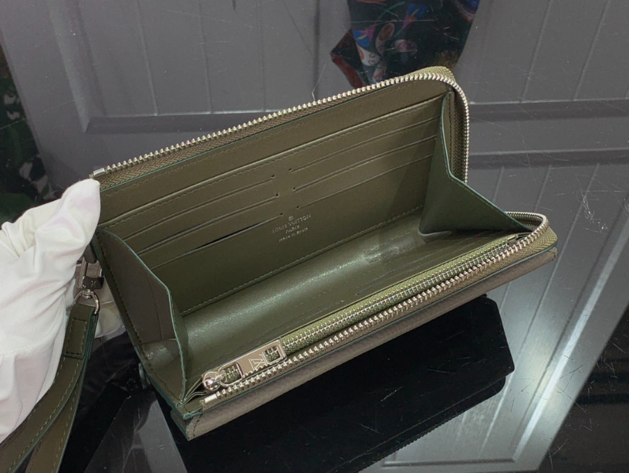 루이비통 뉴 롱 월릿 초록색 M69831 20112.5cm5.jpg