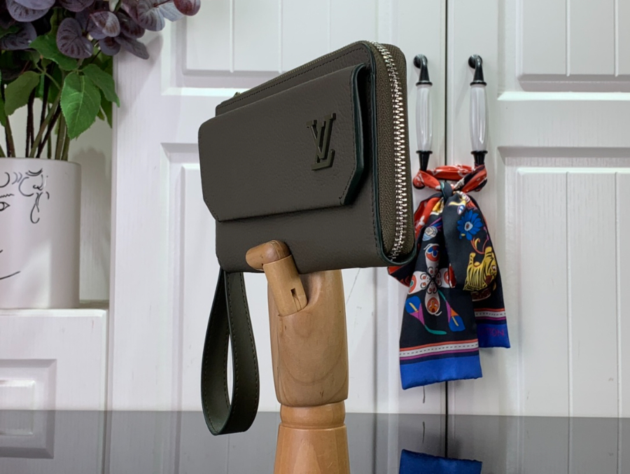 루이비통 뉴 롱 월릿 초록색 M69831 20112.5cm3.jpg