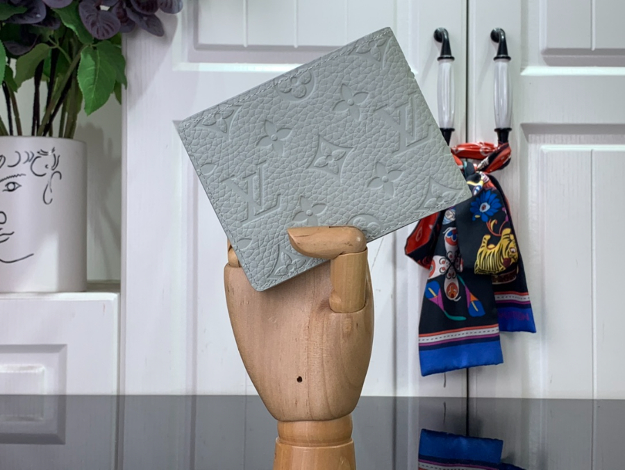 루이비통 멀티플 월릿 그레이 M82562 11.591.5cm1.jpg