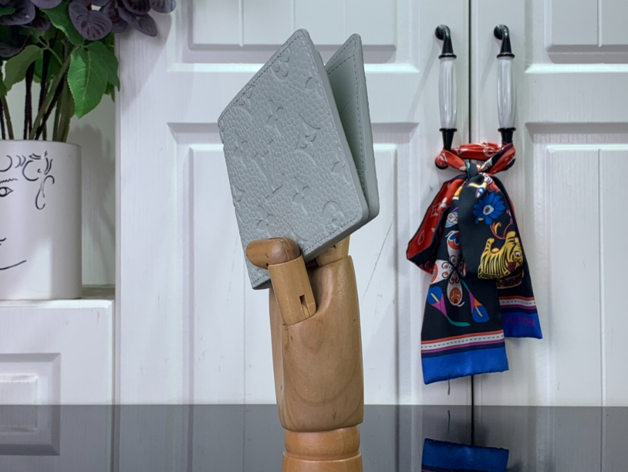 루이비통 멀티플 월릿 그레이 M82562 11.591.5cm3.jpg