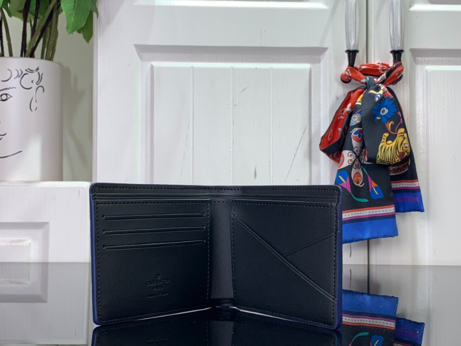 루이비통 멀티플 월릿 블루 M82563 11.591.5cm5.jpg