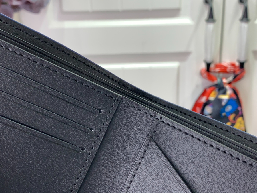 루이비통 멀티플 월릿 블루 M82563 11.591.5cm7.jpg