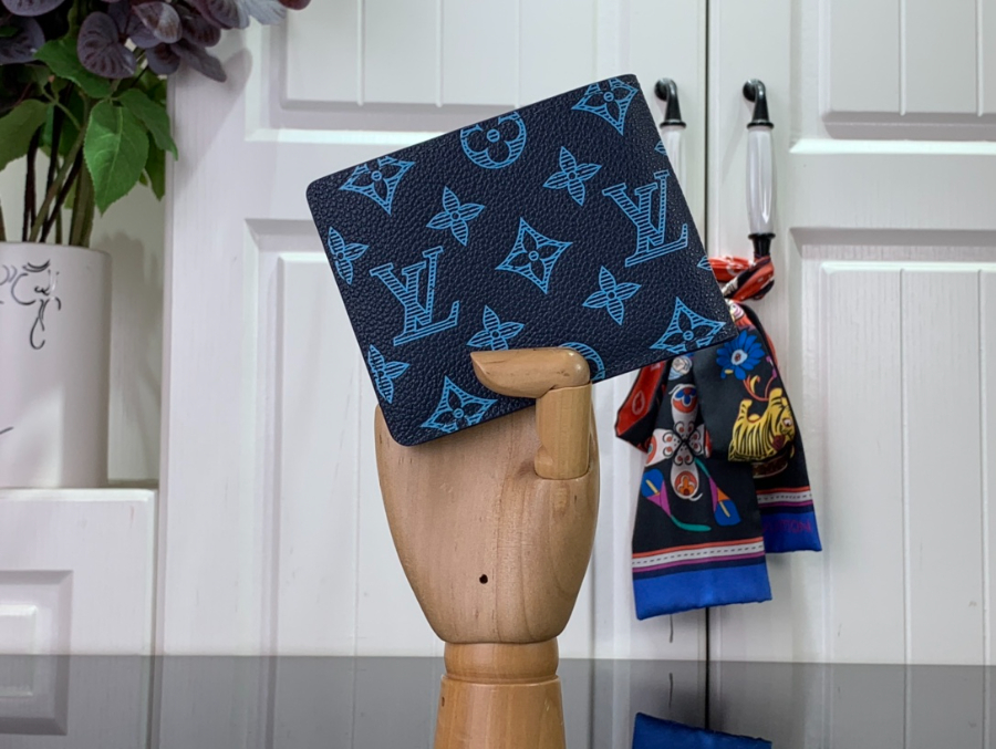 루이비통 모노그램 멀티플 반지갑 M82323 11.591.5cm1.jpg