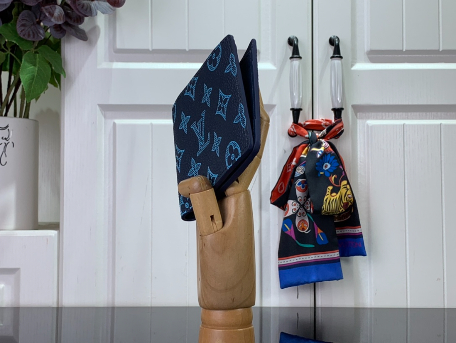 루이비통 모노그램 멀티플 반지갑 M82323 11.591.5cm3.jpg