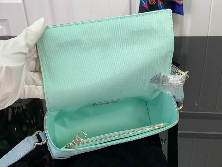 루이비통 스티머 웨어러블 월릿 M22637 18116.5cm5.jpg