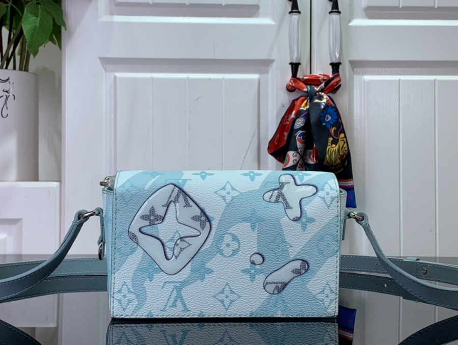 루이비통 스티머 웨어러블 월릿 M22637 18116.5cm2.jpg