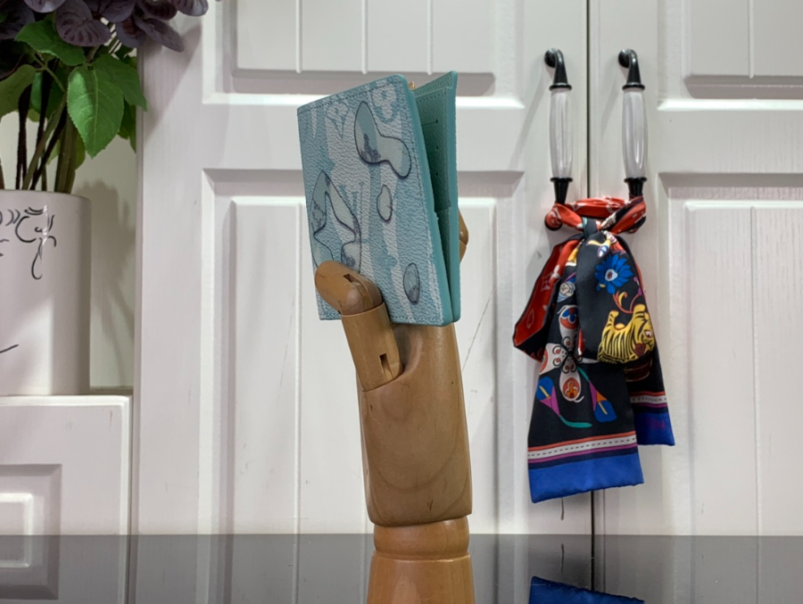 루이비통 슬랜더 지갑 M82307 스카이 블루3.jpg