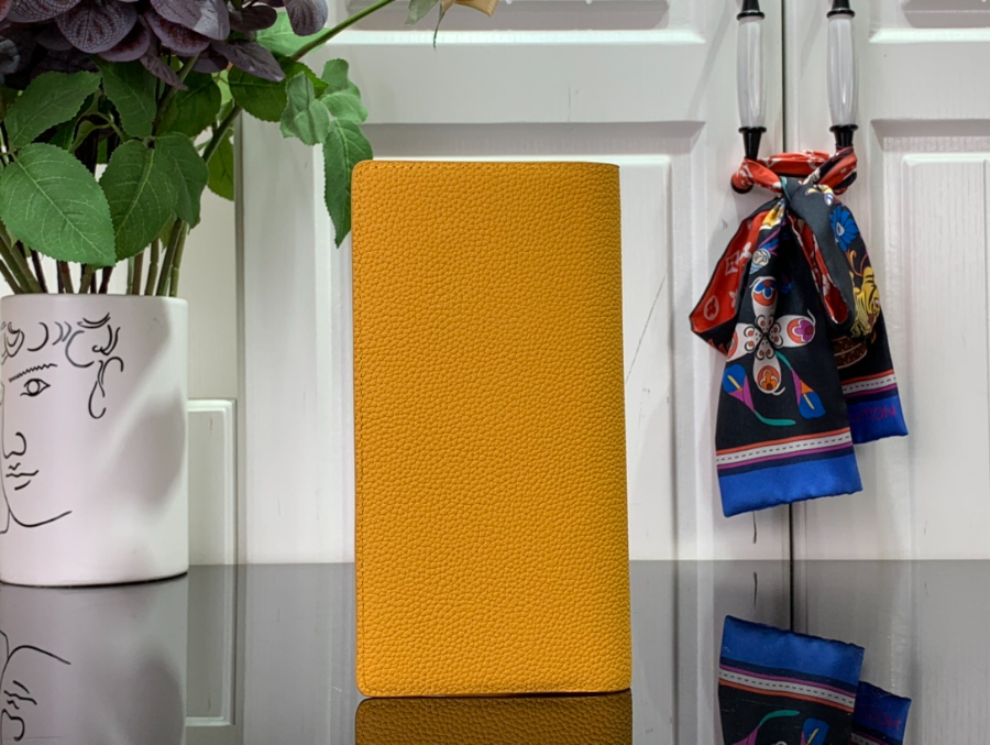 루이비통 에어러그램 브라짜 M81153 10192cm 옐로우2.jpg