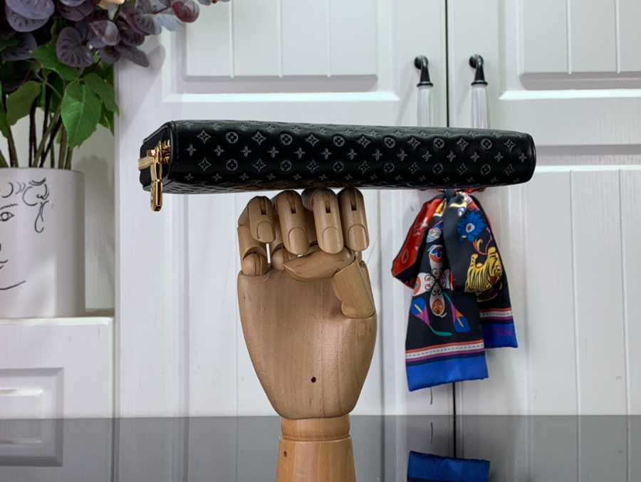 루이비통 지피 월릿 M82233 19.510.52.5cm3.jpg