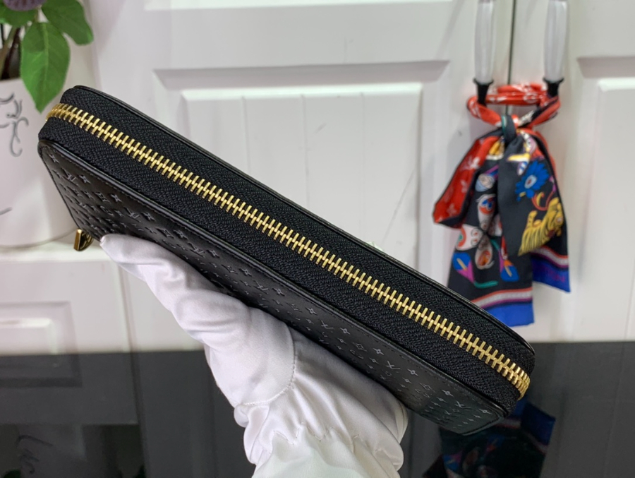 루이비통 지피 월릿 M82233 19.510.52.5cm4.jpg