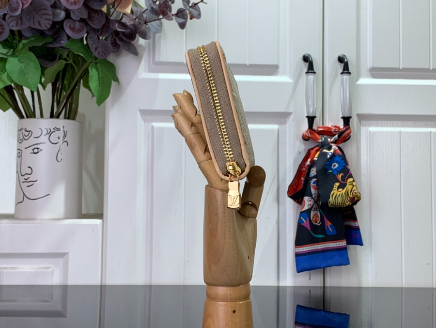 루이비통 지피 월릿 골드 M82468 19.510.52.5cm3.jpg