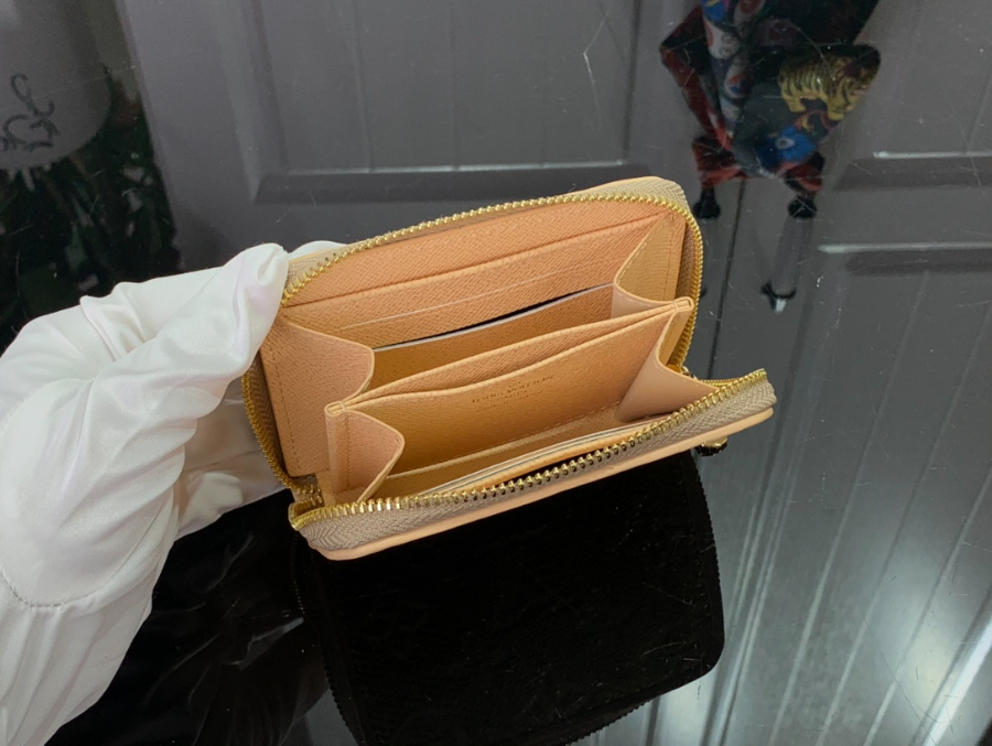 루이비통 지피 코인 퍼스 M82483 118.52cm 골드6.jpg