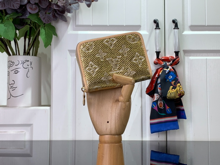 루이비통 지피 코인 퍼스 M82483 118.52cm 골드1 (1).jpg