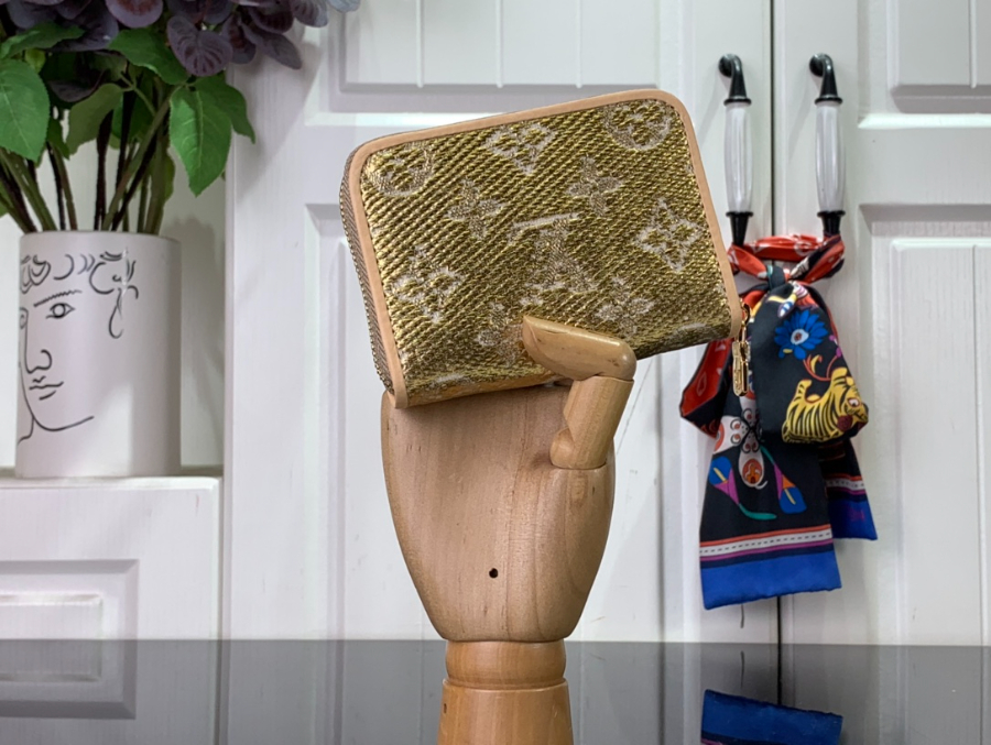 루이비통 지피 코인 퍼스 M82483 118.52cm 골드2.jpg