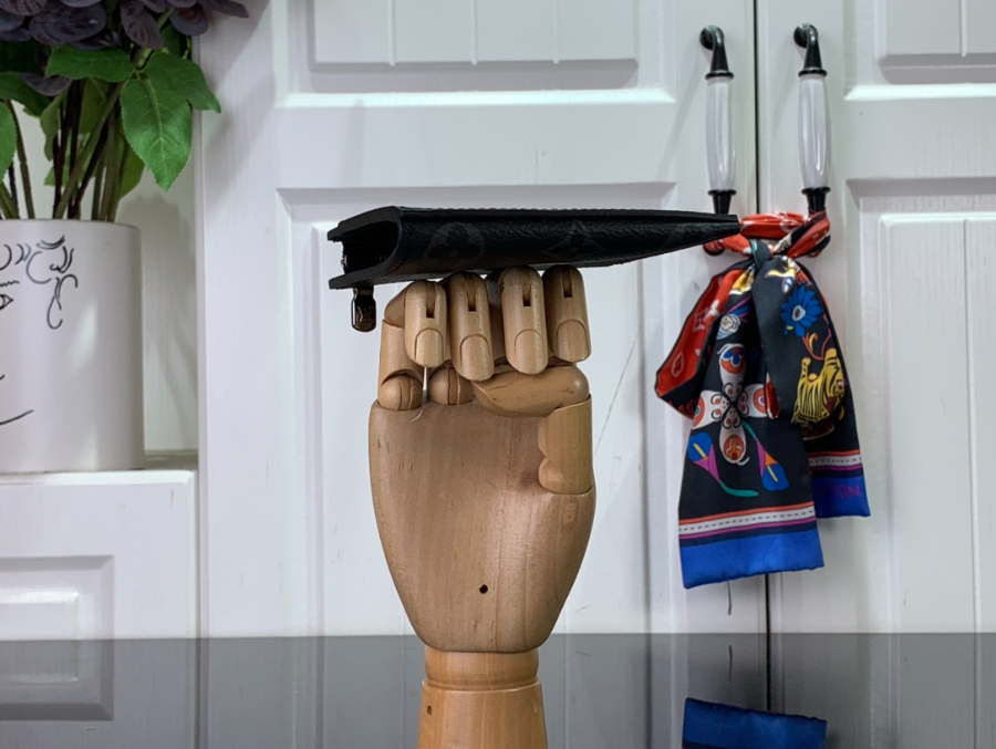 루이비통 코인 카드 케이스 M82245 11.37.51cm 2종4 (1).jpg