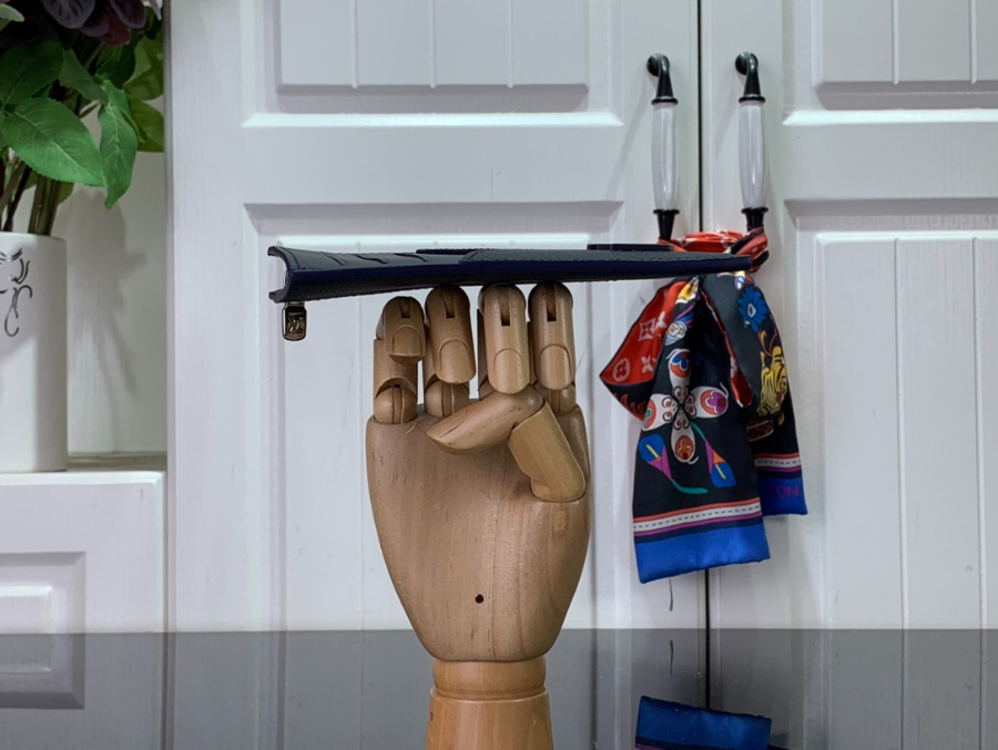 루이비통 코인 카드 홀더 지갑 M82084 814.51cm 1컬러4 (1).jpg